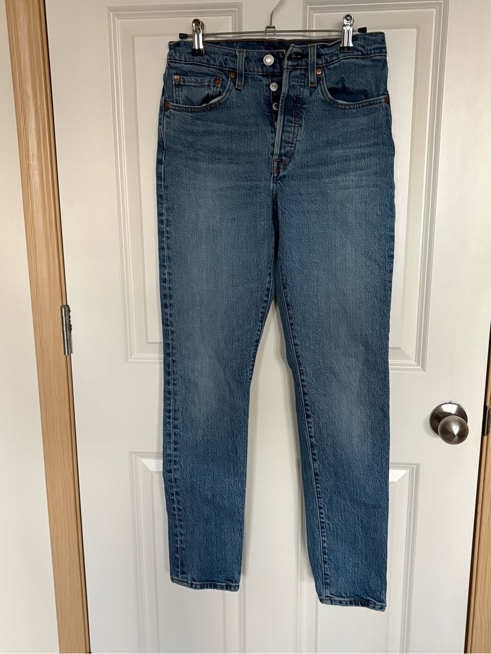 Levi's High-Rise Straight Jeans in Medium Blue